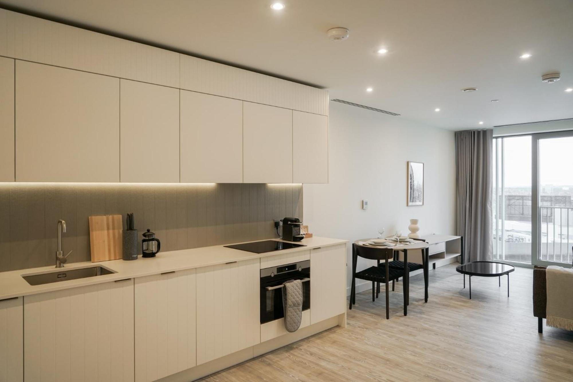 One And Two Bedroom Apartments At Coppermaker Square In Lively Stratford London Exterior photo